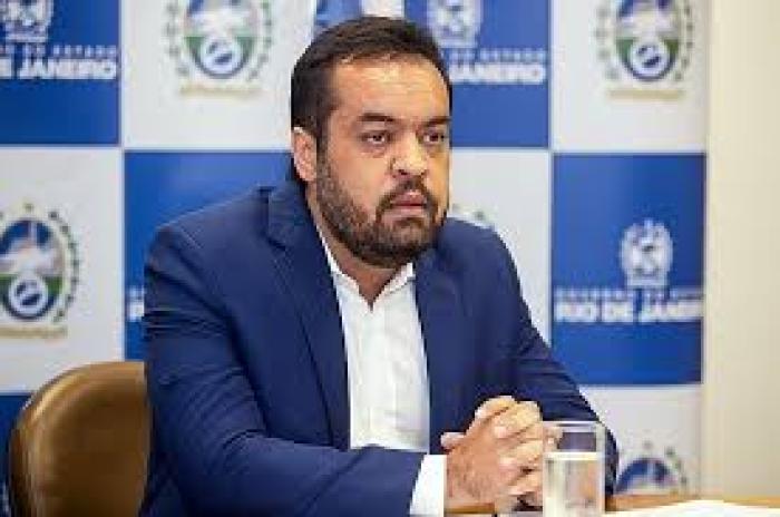 POLÍCIA FEDERAL DESBLOQUEIA CELULAR DE CLÁUDIO CASTRO 