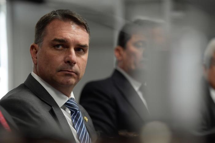 A HIPOCRISIA COMO MOEDA POLÍTICA NO EMBATE ENTRE OS CASOS BANCO MASTER