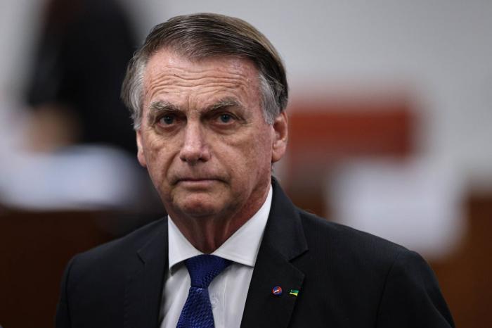 POLÍCIA CIVIL PEDE AO STF QUE JAIR BOLSONARO DEPONHA SOBRE PISTOLA APREENDIDA COM SARGENTO