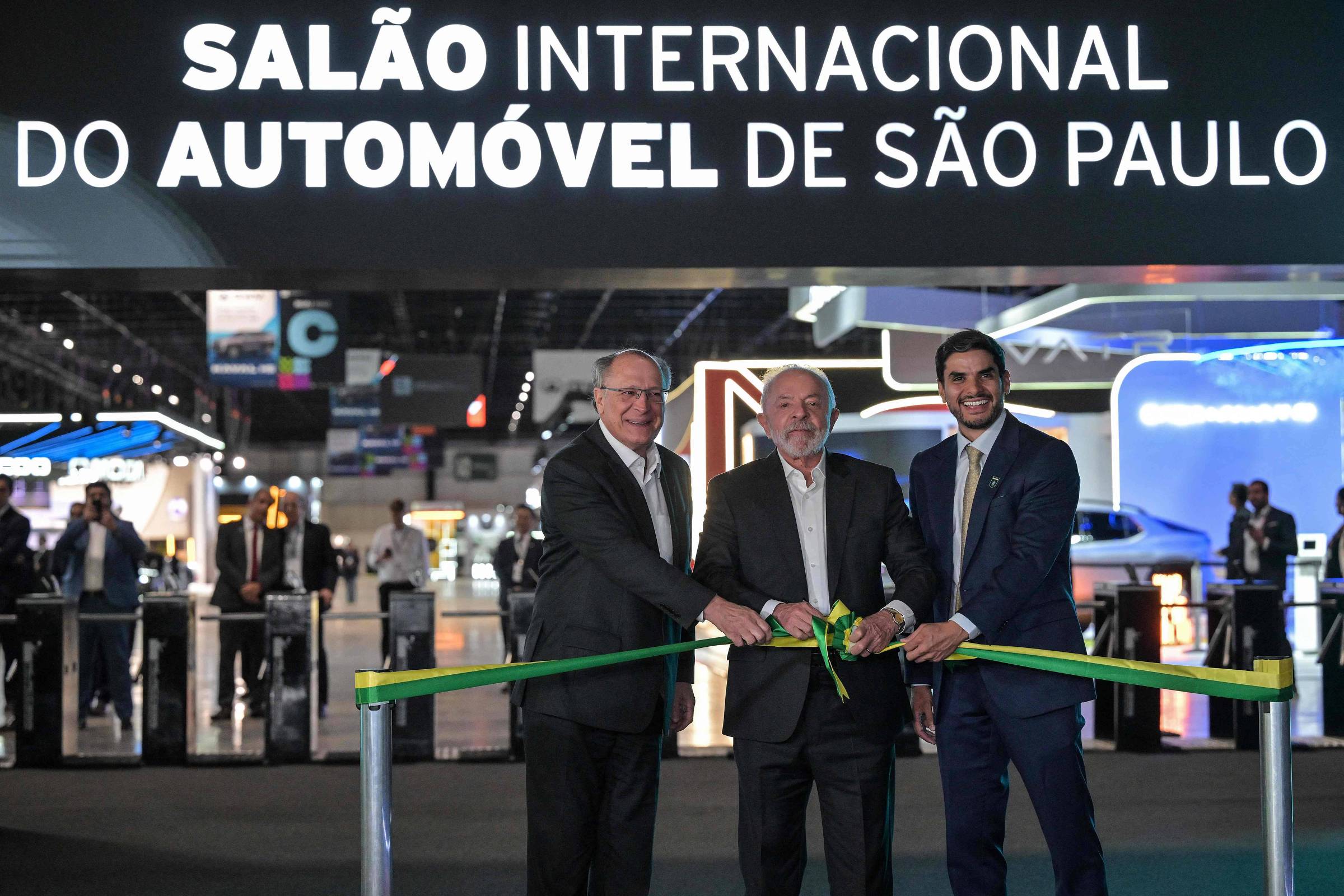 Lula vai a evento da indústria automotiva que terá homenagem a Alckmin