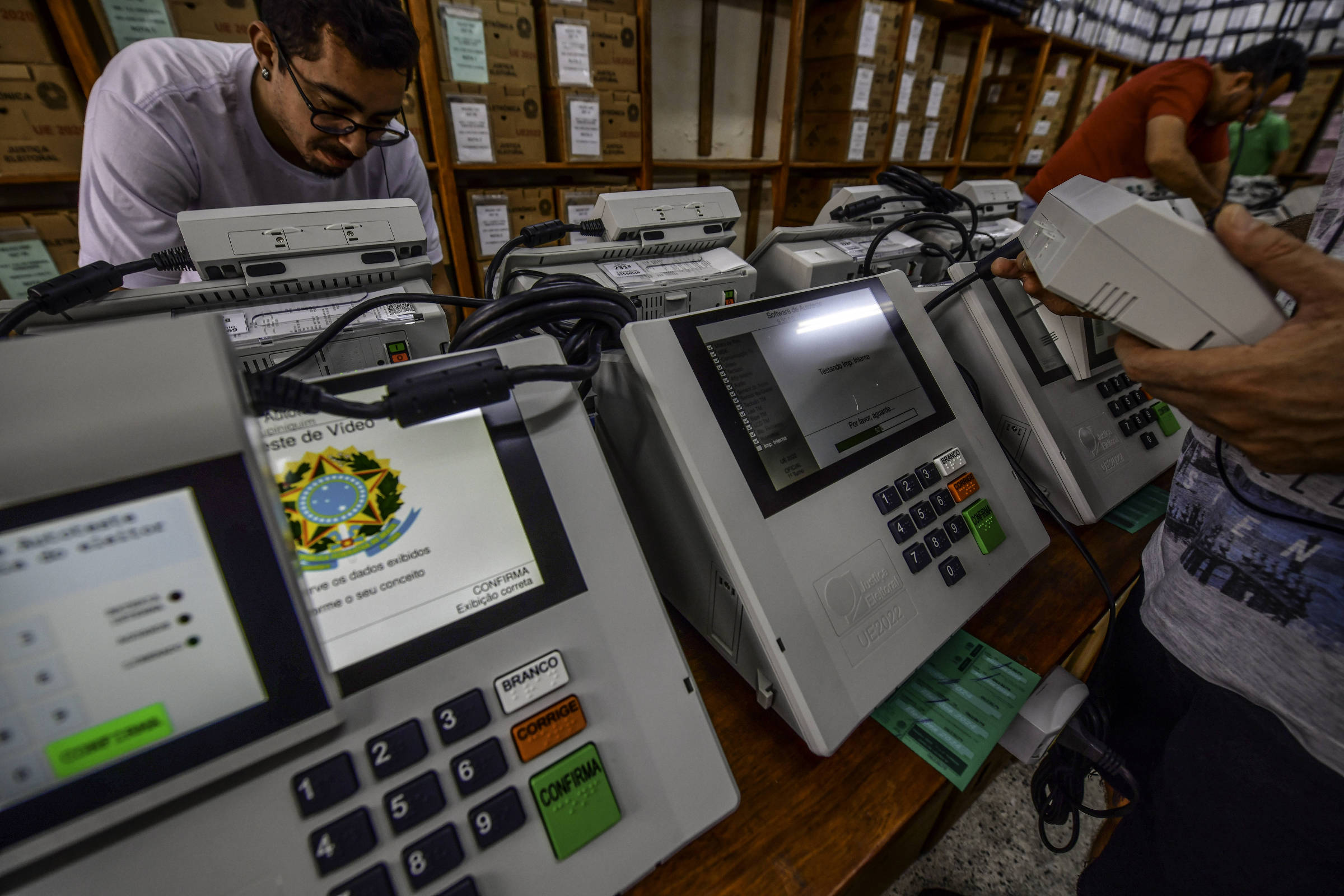 Pesquisas indicam incertezas para PT e PL e vantagem de aliados de Flávio em maiores palanques