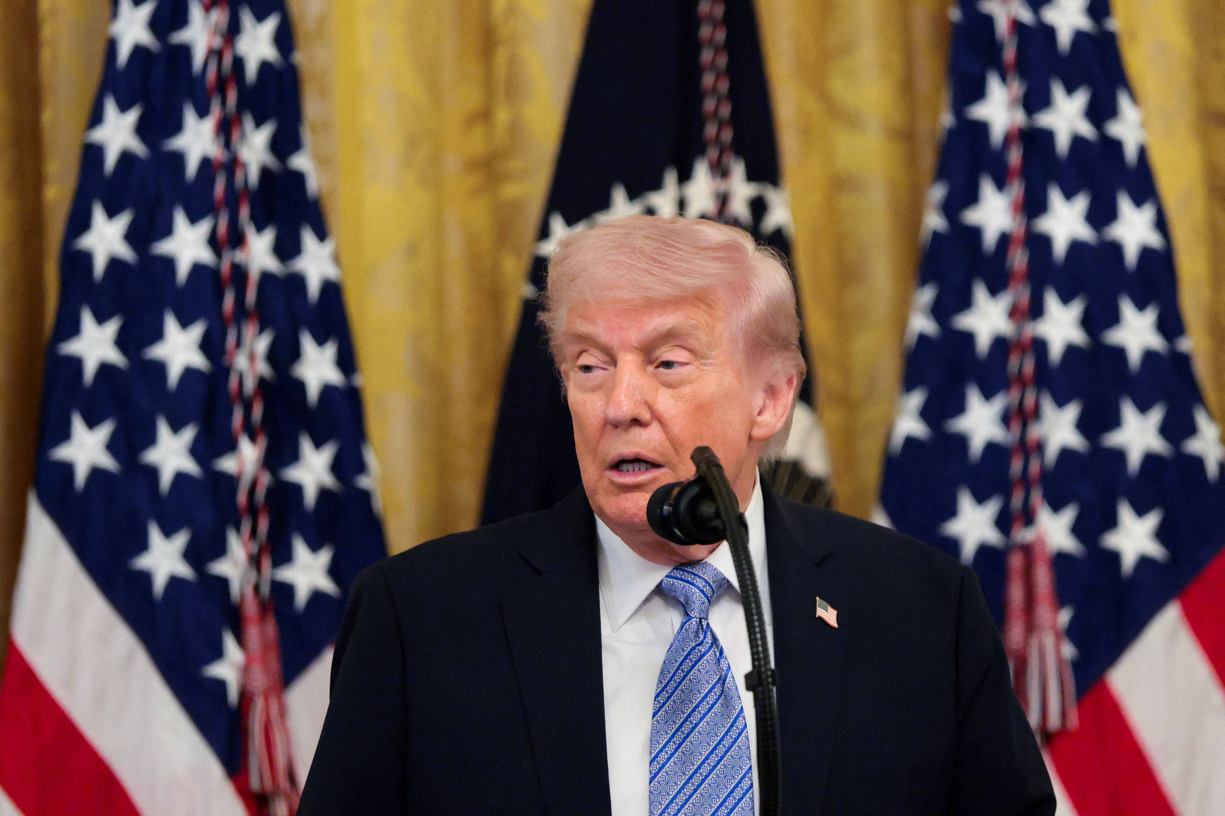 Trump muda postura e considera criar grupo governamental para supervisionar novos modelos de IA
