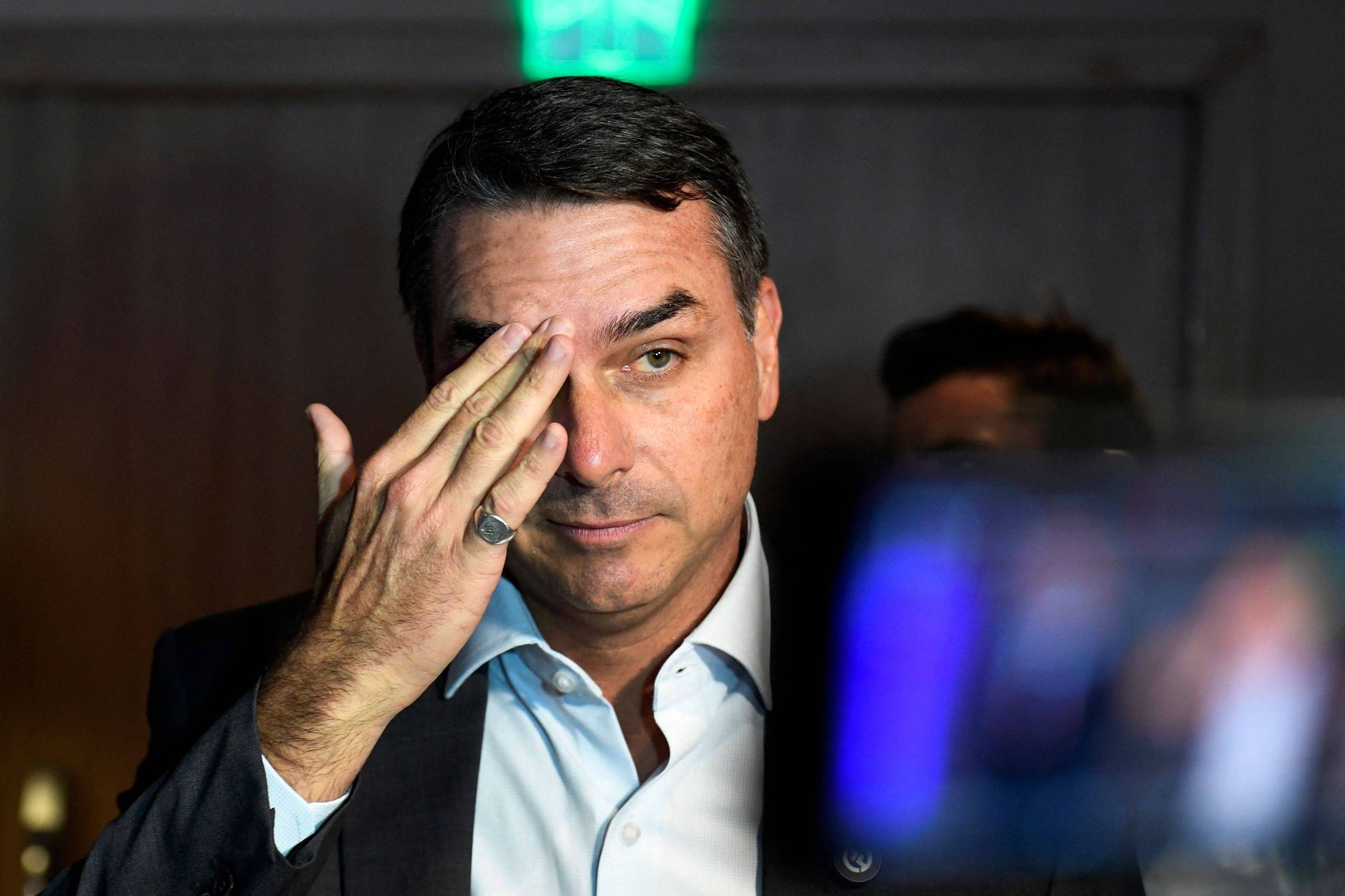 Flávio confirma ter pedido dinheiro a Vorcaro para filme de Bolsonaro, mas nega ter recebido vantagens