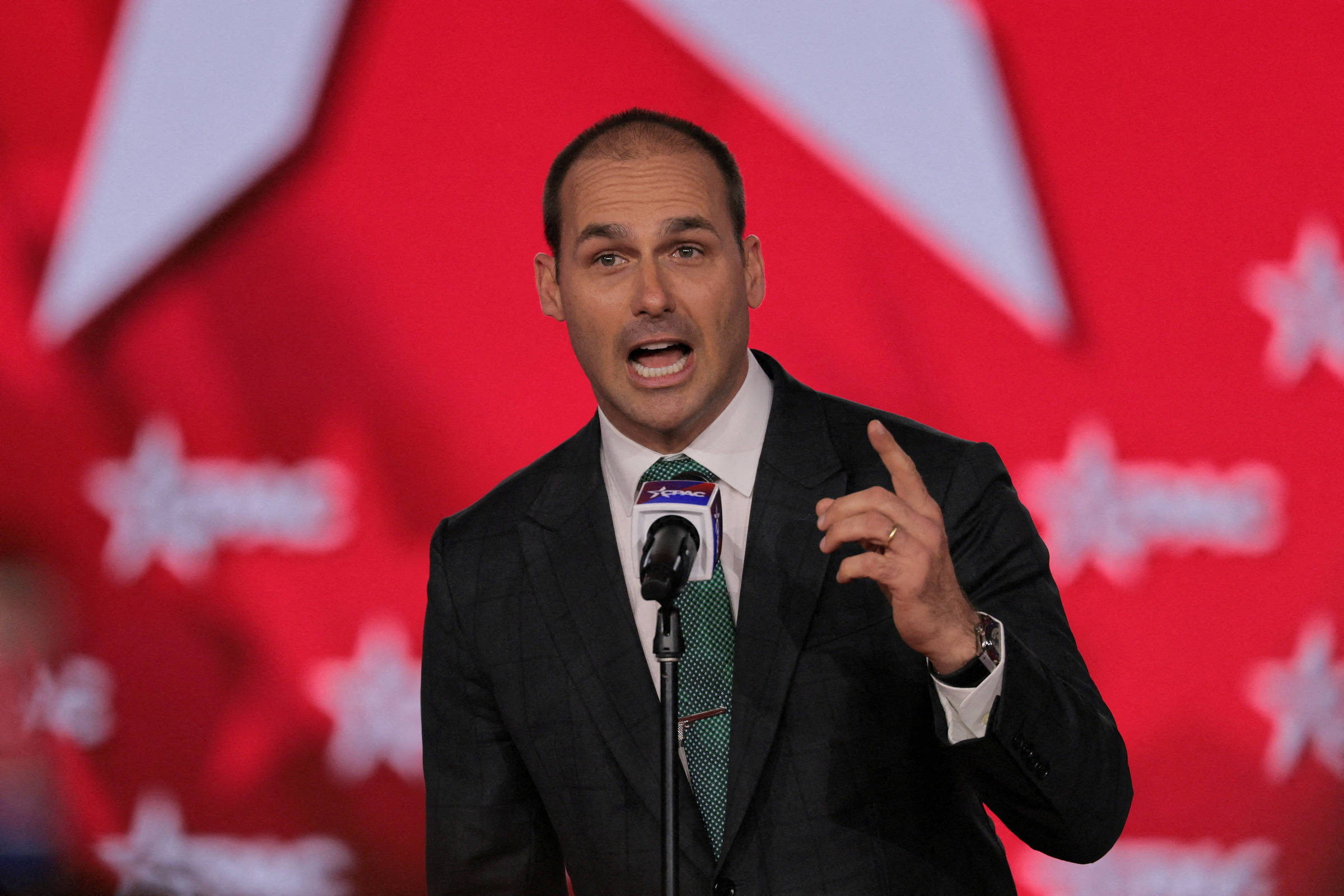 Eduardo Bolsonaro nega que tenha usado dinheiro do Master para se bancar nos EUA