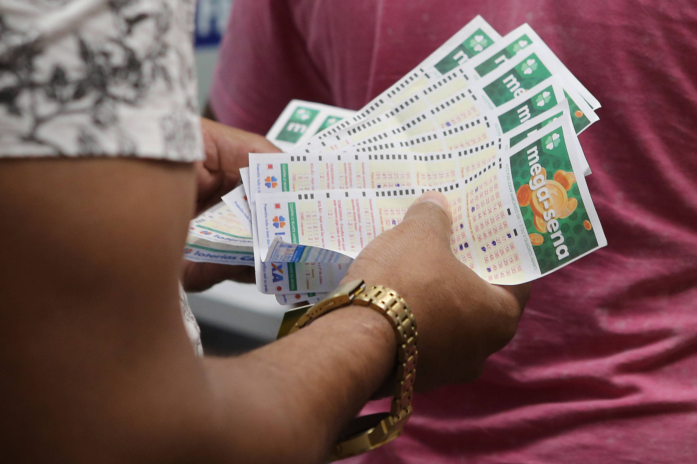 Saiba como jogar na Mega-Sena especial de 30 anos, com prêmio estimado em R$ 200 milhões