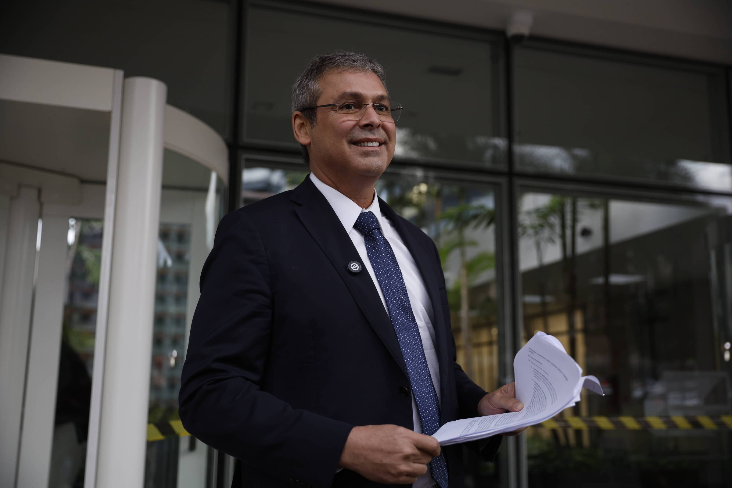 Após áudio de Flávio, Lindbergh pede que STF determine instalação da CPI do Master