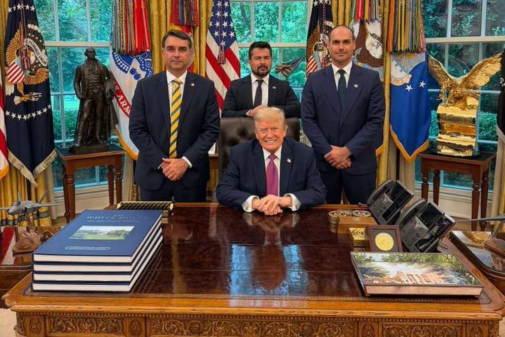 Flávio vê encontro com Trump como ativo político, e esquerda fala em distração da crise 'Dark Horse'
